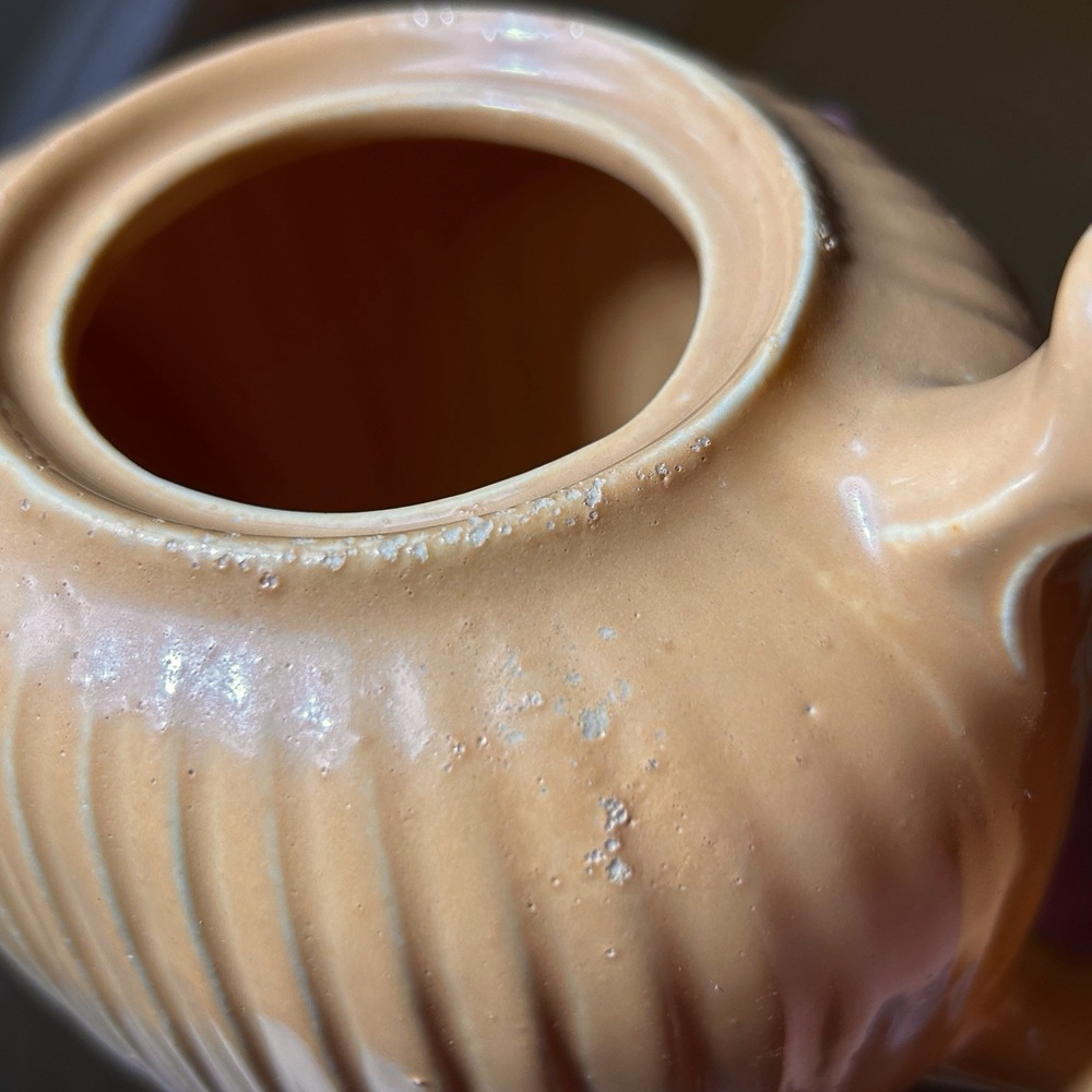 Vintage FRAUNFELTER Ohio Ceramic Teapot Ribbed Peach 20 oz Model 324 Mid Century - Picture 8 of 8